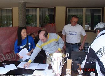 zapisnicki-stol zapisnicki-stol